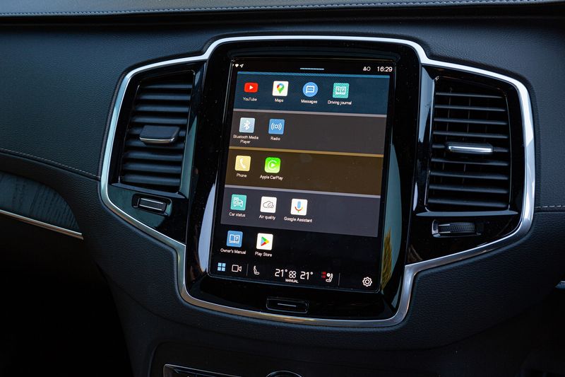 2024 Volvo CX90 PHEV Android Auto screen