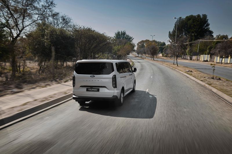 Ford Tourneo rear tracking shot