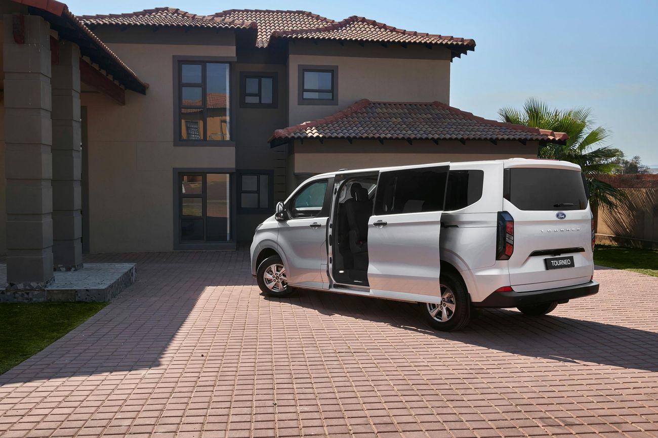 Ford Tourneo Custom (2024) Price & Specs