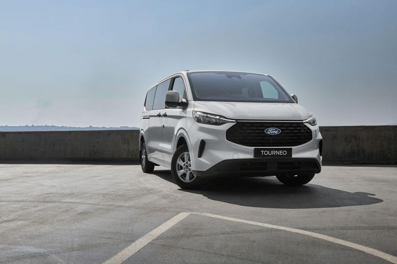 Ford Tourneo front three-quarter view