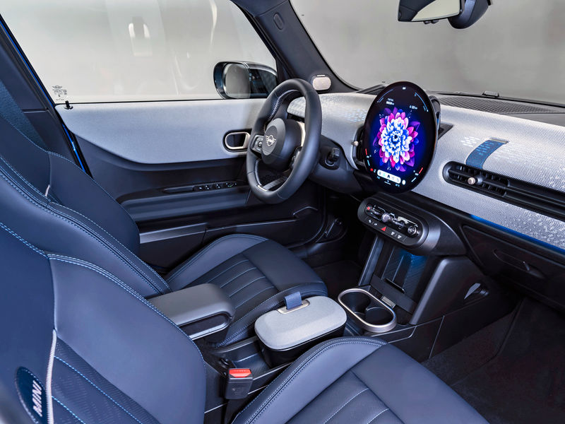 Mini Cooper 5-Door cabin