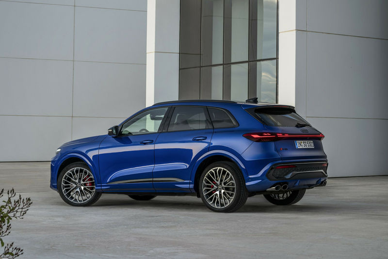 2025 Audi SQ5 profile view