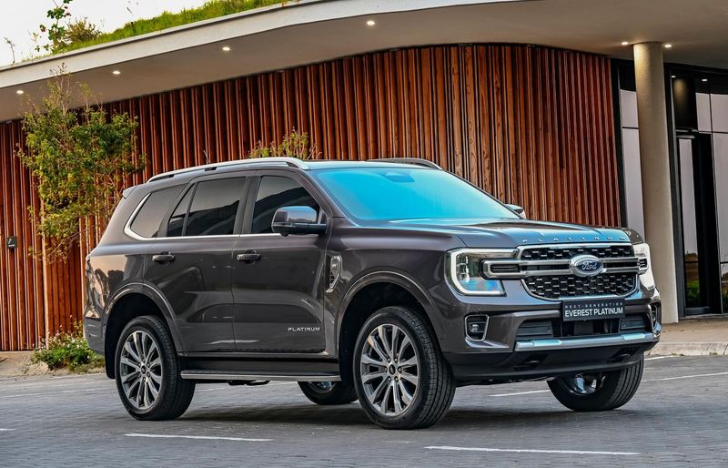 Ford Everest Platinum rivals the solitary Tank 500 derivative.