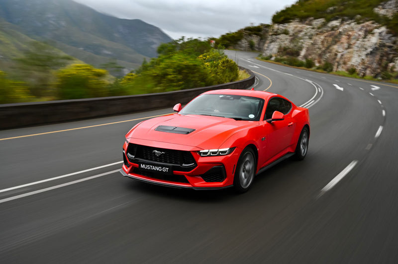2024 Ford Mustang front three-quarter tracking