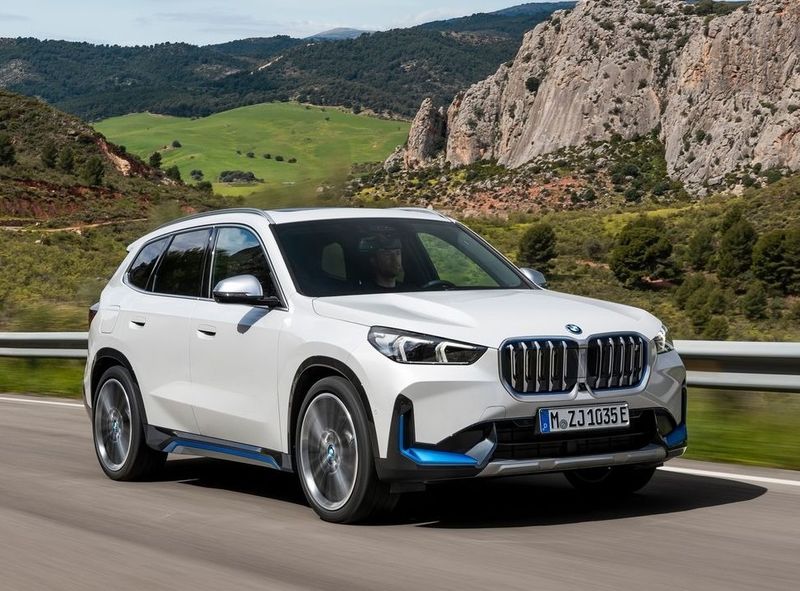 BMW iX1