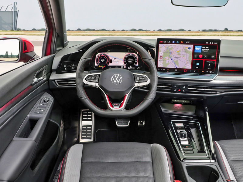 Volkswagen Golf 8.5 GTI cabin
