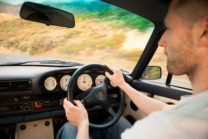 Wilhelm Lutjeharms drives the Porsche 911 Turbo SE Flachbau ("flat nose")