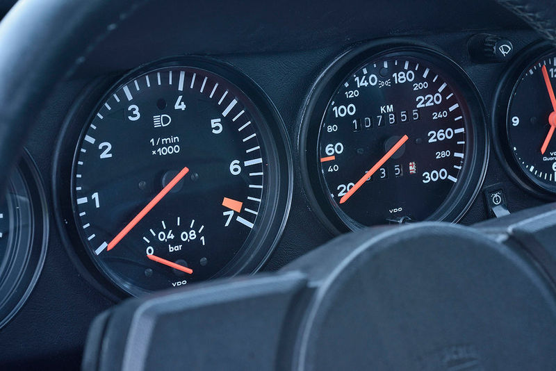 Porsche 911 (930) Turbo instrument cluster