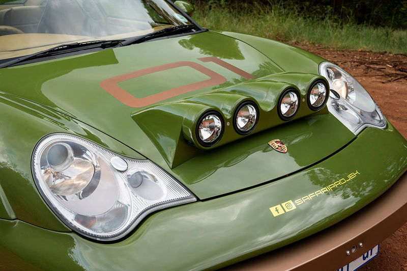 Porsche 911 "Safari" rally-car-like spotlights 
