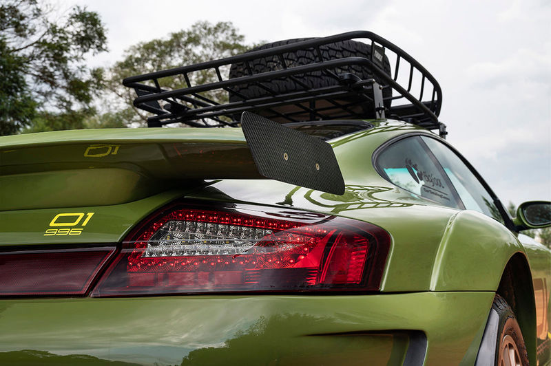 Porsche 911 "Safari" Thule roof rack and spare wheel