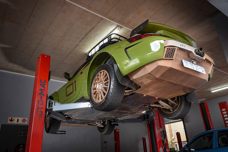 Porsche 911 "Safari" underbody