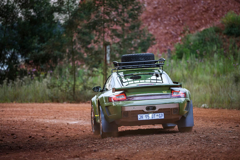 Porsche 911 "Safari" rear view (dynamic)
