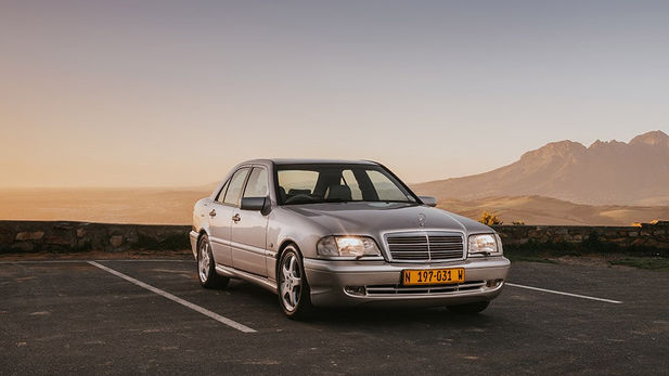 Mercedes-Benz (W202) C43 AMG: Classic Drive