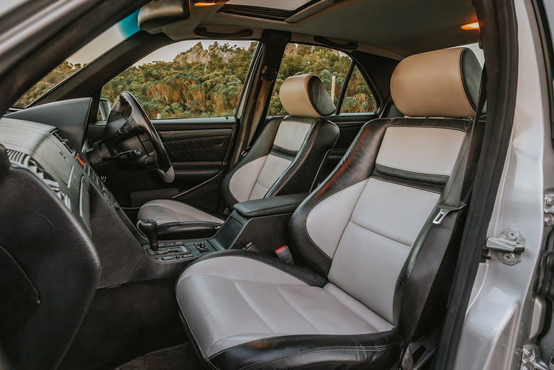 W202-series Mercedes-Benz C43 AMG sports seats