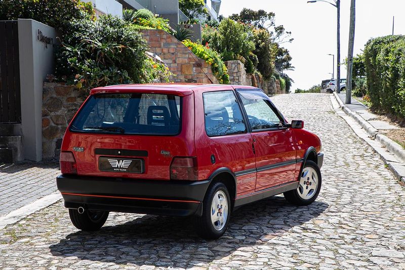 Fiat Uno Turbo rear three-quarter view