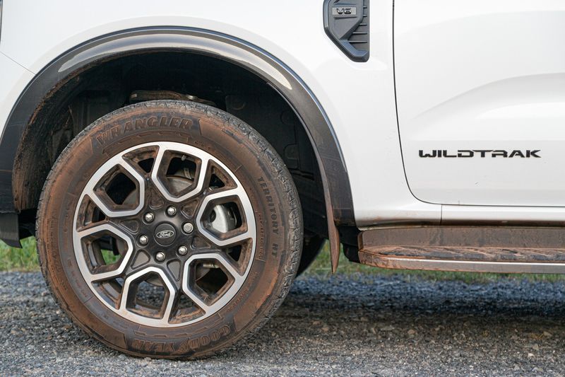 Ford Everest V6 Wildtrak alloy wheel