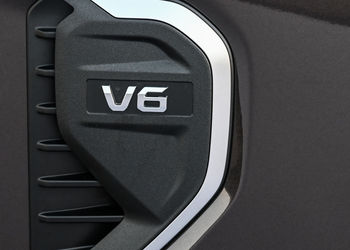 Sibling rivalry: Which Ford Everest V6 to choose