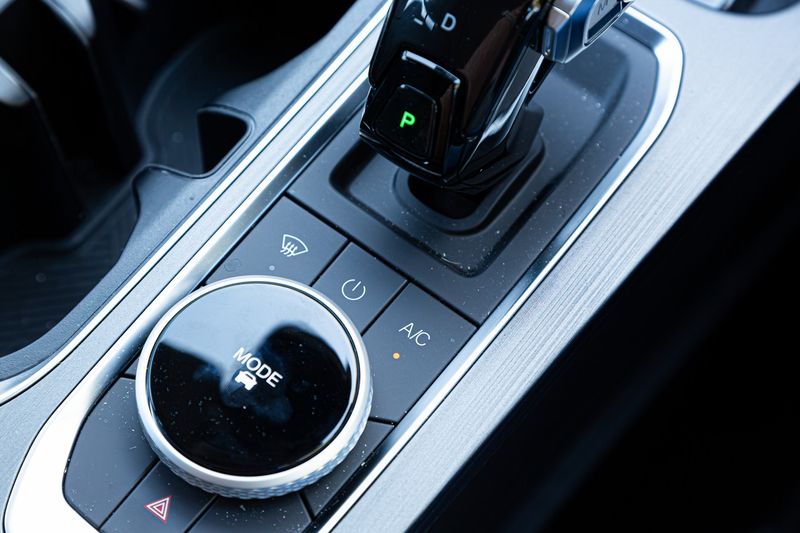 Jaecoo J7 drive-mode selector