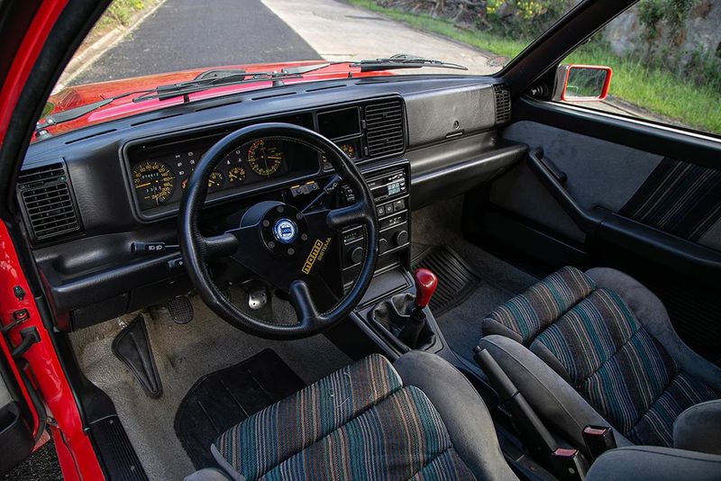 Lancia Delta HF Integrale cockpit