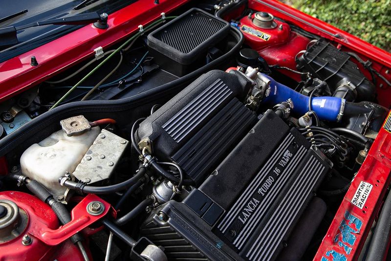 Lancia Delta HF Integrale engine bay