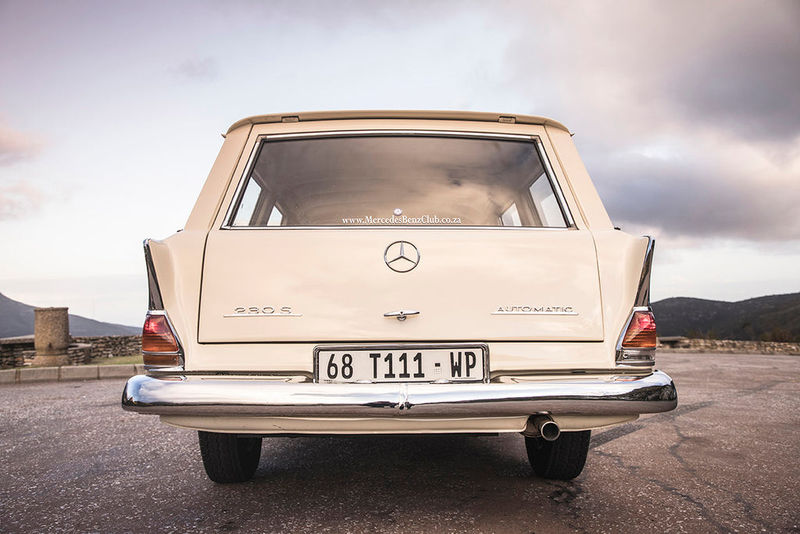 Mercedes-Benz 230S Fintail Estate rear view