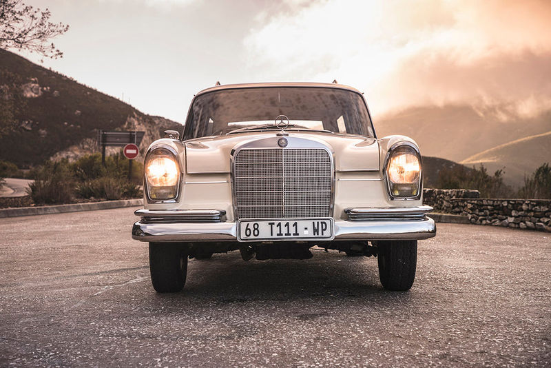 Mercedes-Benz 230S Fintail Estate front view