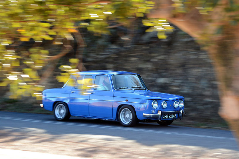 Renault R8 Gordini dynamic shot 