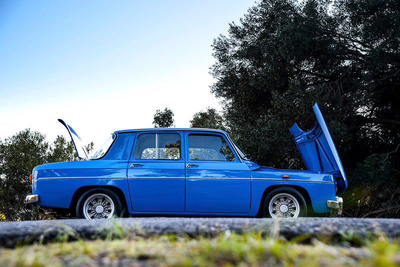 Renault R8 Gordini profile view