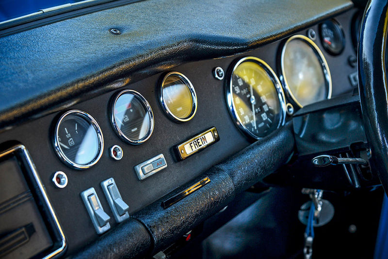 Renault R8 Gordini dashboard and instruments