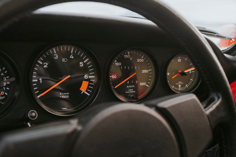 Porsche 911 Carrera 3.2 Targa (G-series) instrument cluster