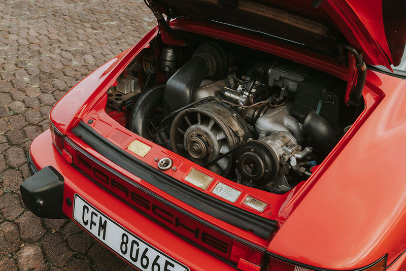 Porsche 911 Carrera 3.2 Targa (G-series) engine bay
