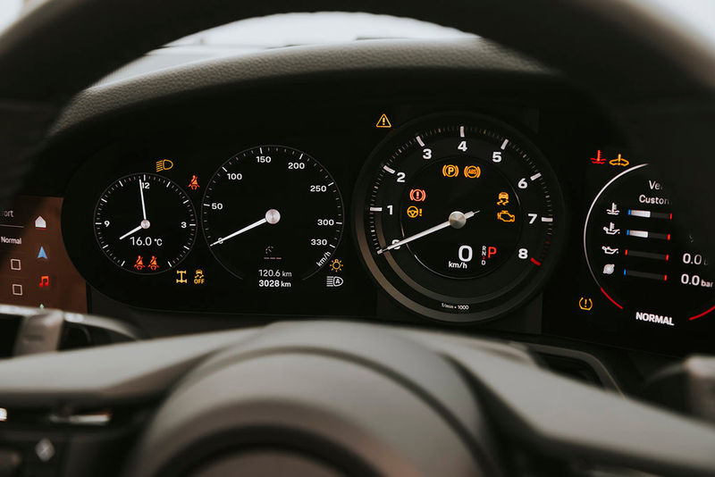 Porsche 911 Targa 4 instrument cluster