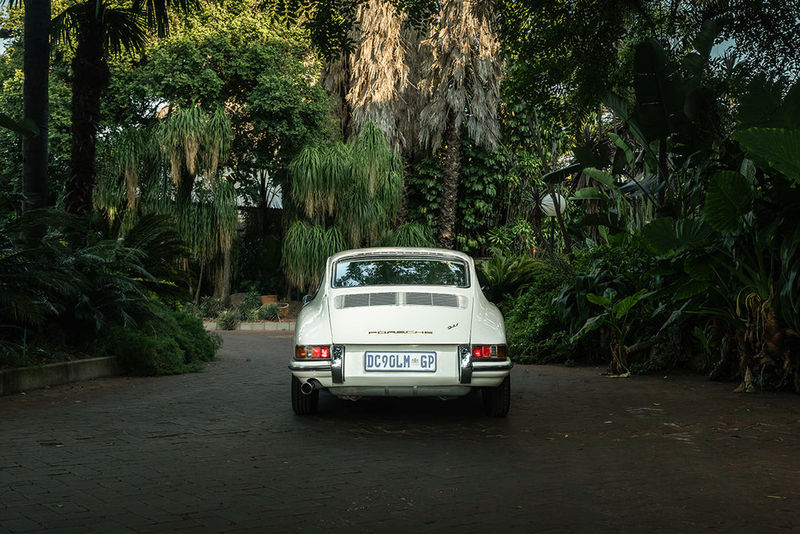 1965 Porsche 911 rear view