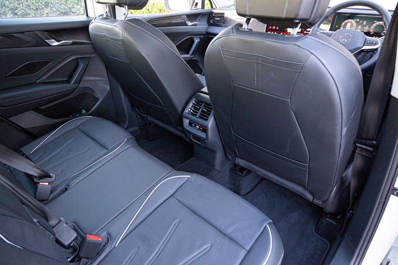2025 Volkswagen Tiguan rear bench