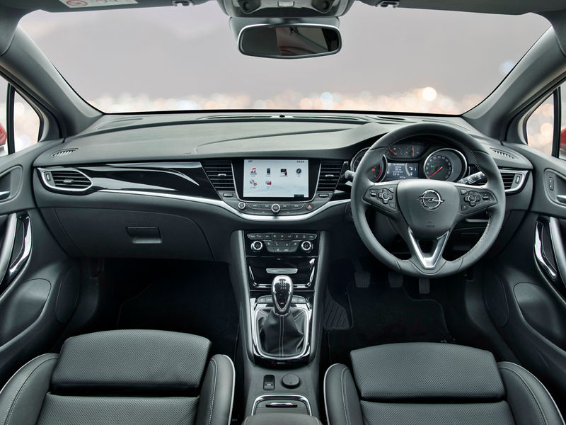 Opel Astra K cabin