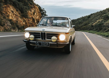 BMW 2002tii: Classic Drive