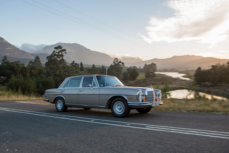 Mercedes-Benz 280 SEL 4.5 profile shot