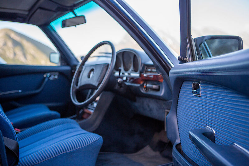 Mercedes-Benz 450 SEL 6.9 interior