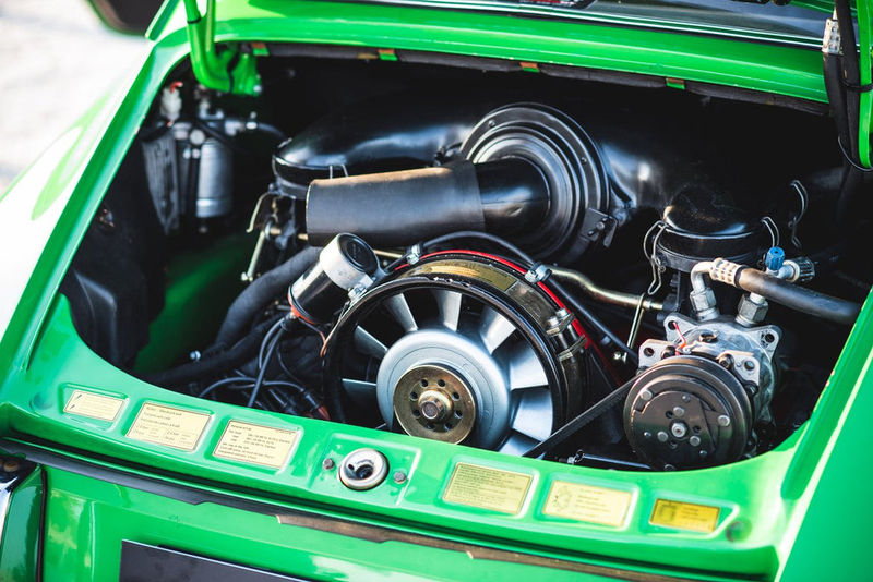 Porsche 911 Carrera RS recreation engine bay