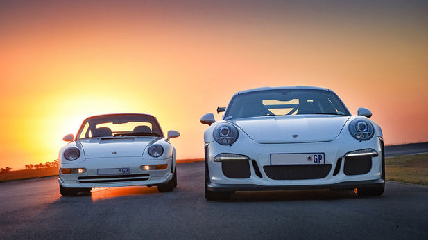 Porsche 911 (993) Carrera RS vs (991.1) GT3 RS: Classic Comparison
