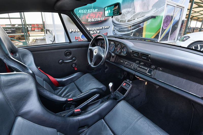 Porsche 911 (993) Carrera RS cockpit