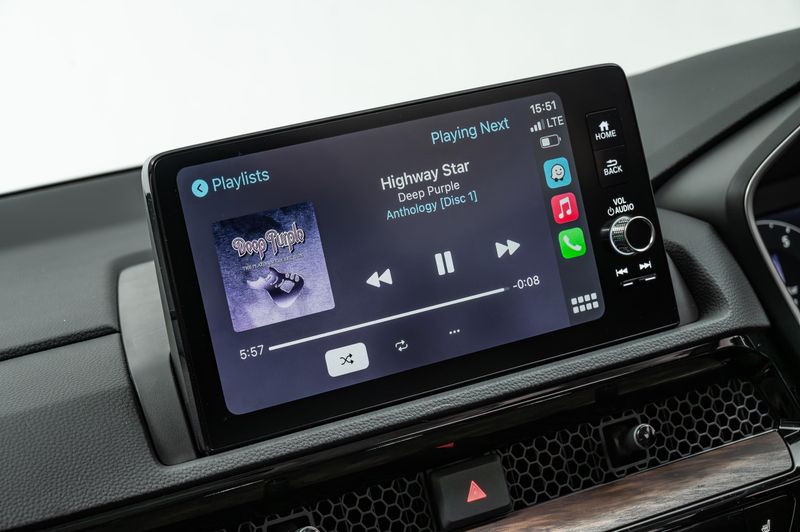 2025 Honda CR-V infotainment touchscreen