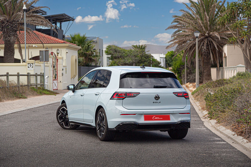 Volkswagen Golf 8.5 1.4TSI rear three-quarter view