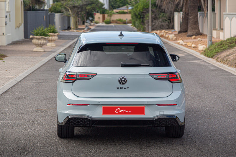 Volkswagen Golf 8.5 1.4TSI rear view