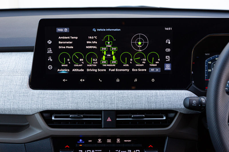 Mitsubishi Outlander Sport avionics screen