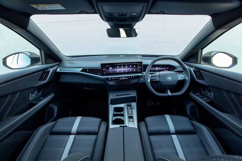 New Opel Grandland cabin