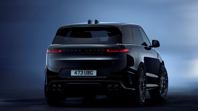 Range Rover Sport SV Black rear