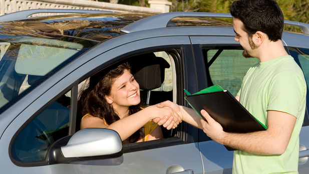 Leasing vs Buying a Car: What Do The Numbers Say?