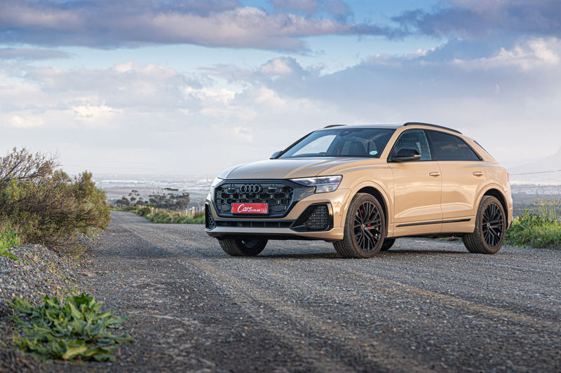 Audi Q8 45TDI Sakhir front 2