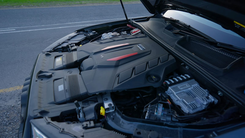 Audi SQ7 engine bay